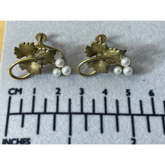 Vintage Krementz Earrings Gold Overlay Pearls Grape Leaf Screw Back Coquette - Picture 2 of 5
